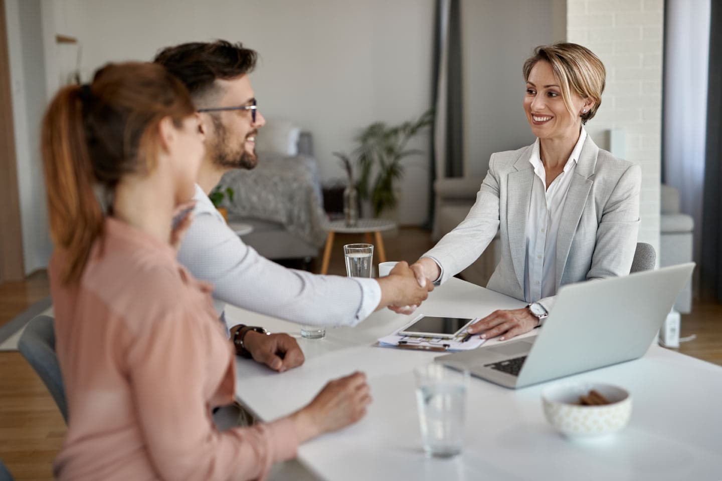 real-estate-agent